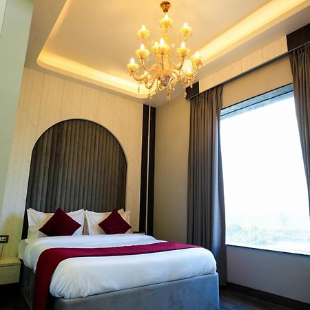 Hotel Adsan Heights Gajraula Exterior photo