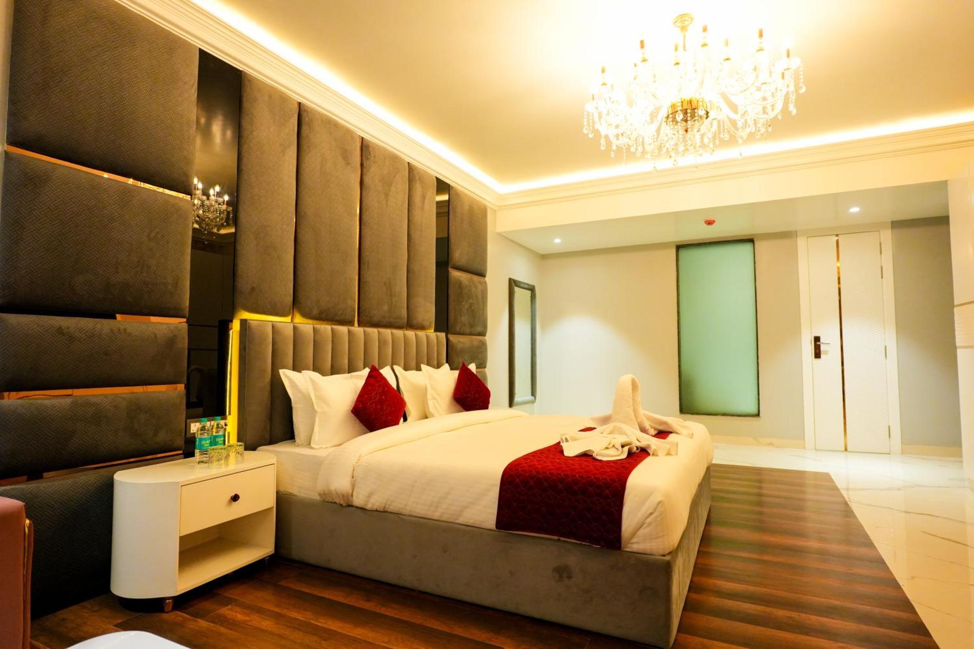 Hotel Adsan Heights Gajraula Exterior photo