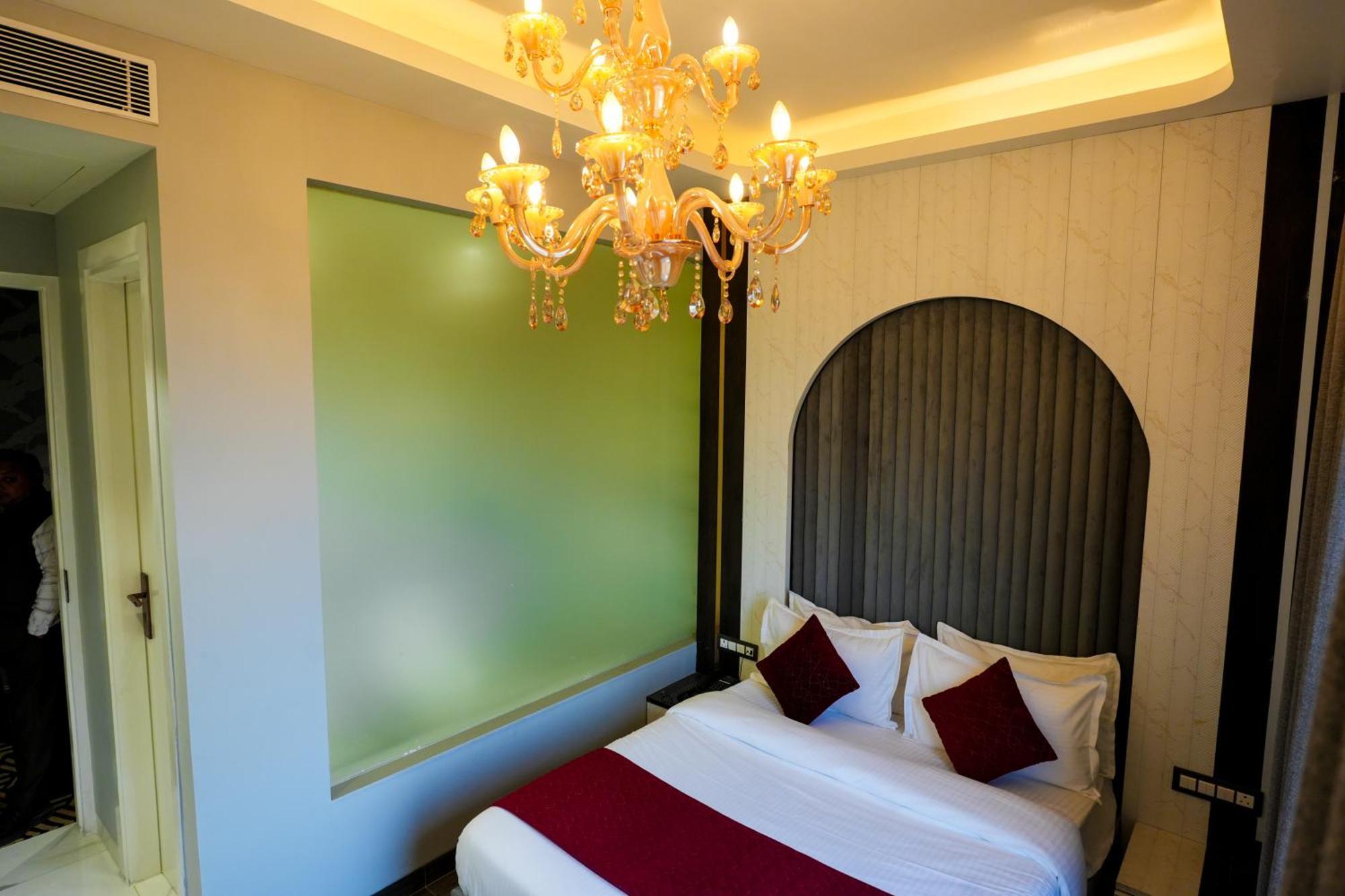 Hotel Adsan Heights Gajraula Exterior photo